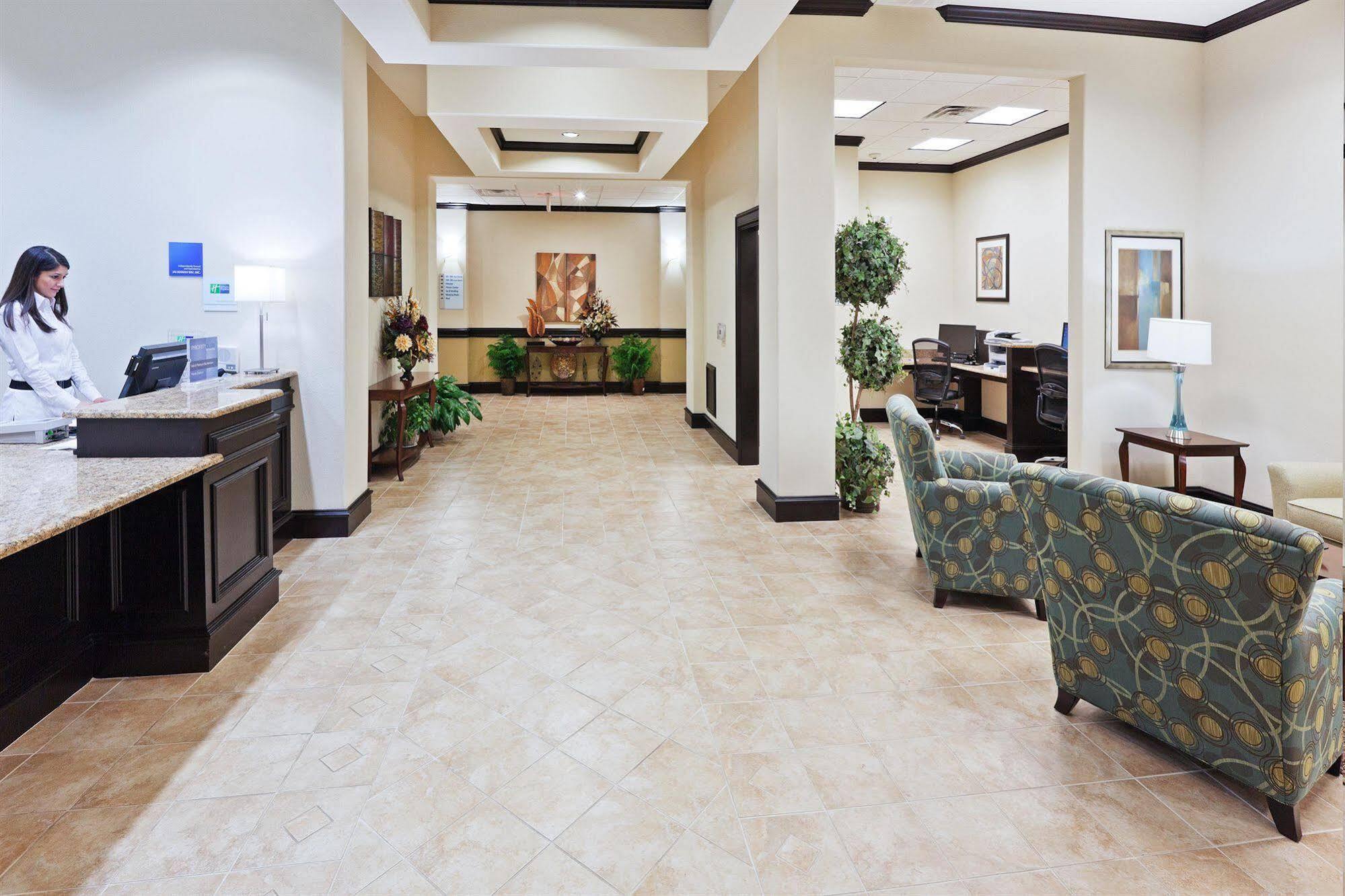 Holiday Inn Express & Suites Brownfield Exteriér fotografie