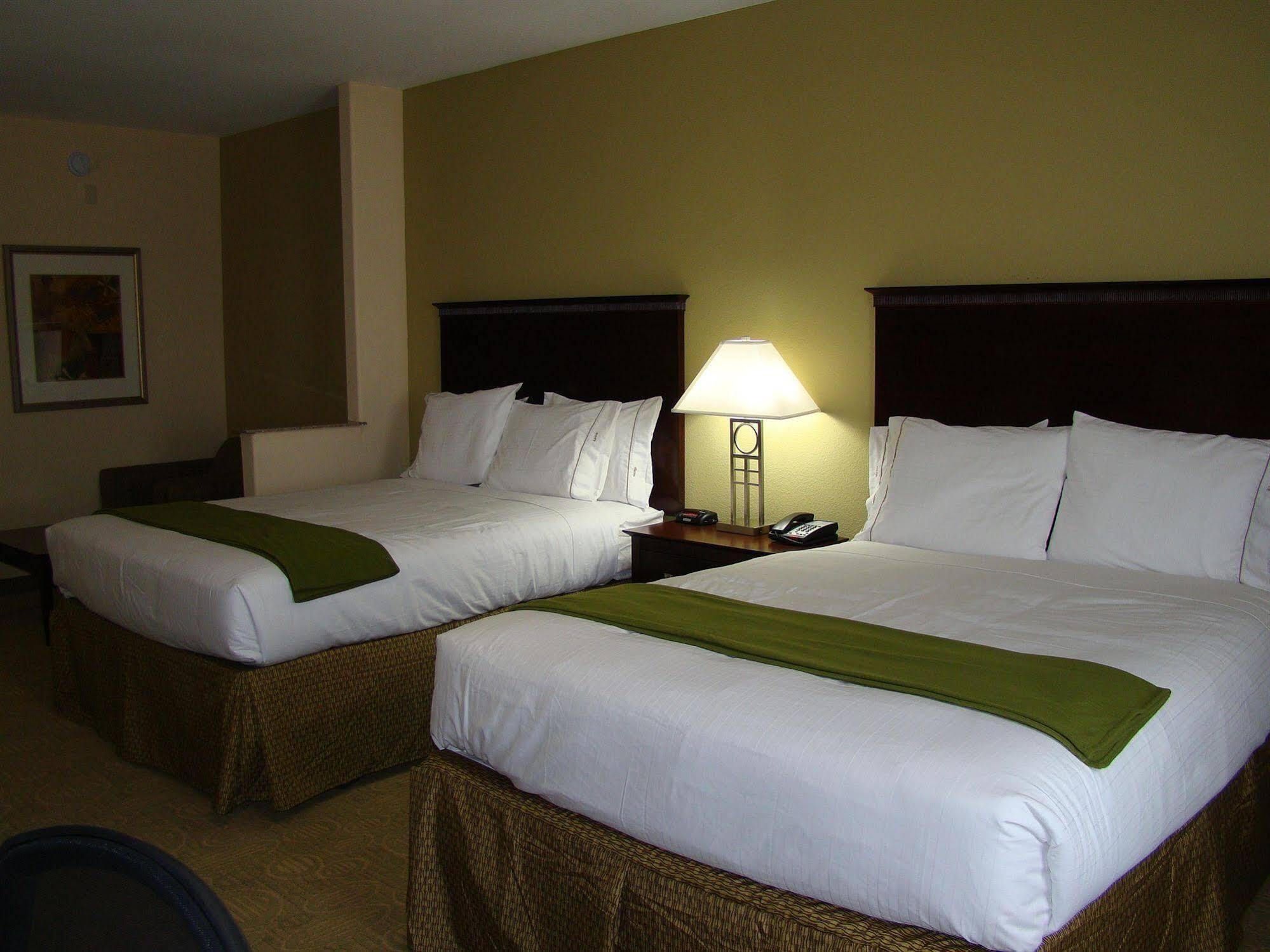 Holiday Inn Express & Suites Brownfield Exteriér fotografie
