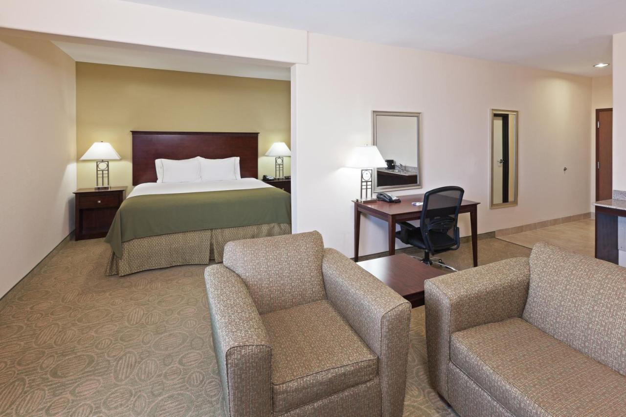 Holiday Inn Express & Suites Brownfield Exteriér fotografie